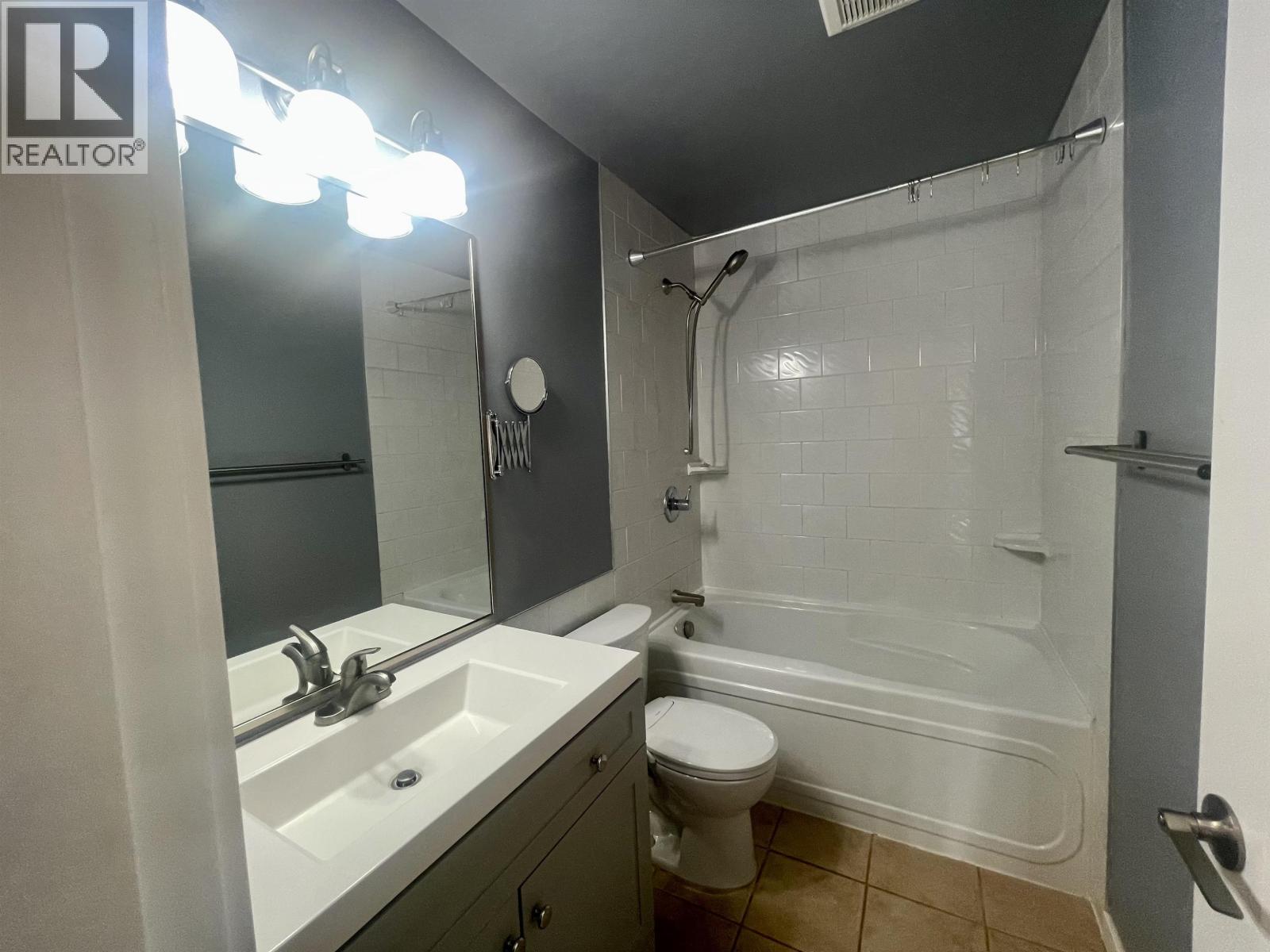 4 306 Highland Way, Port Moody, British Columbia  V3H 3V7 - Photo 13 - R3112429