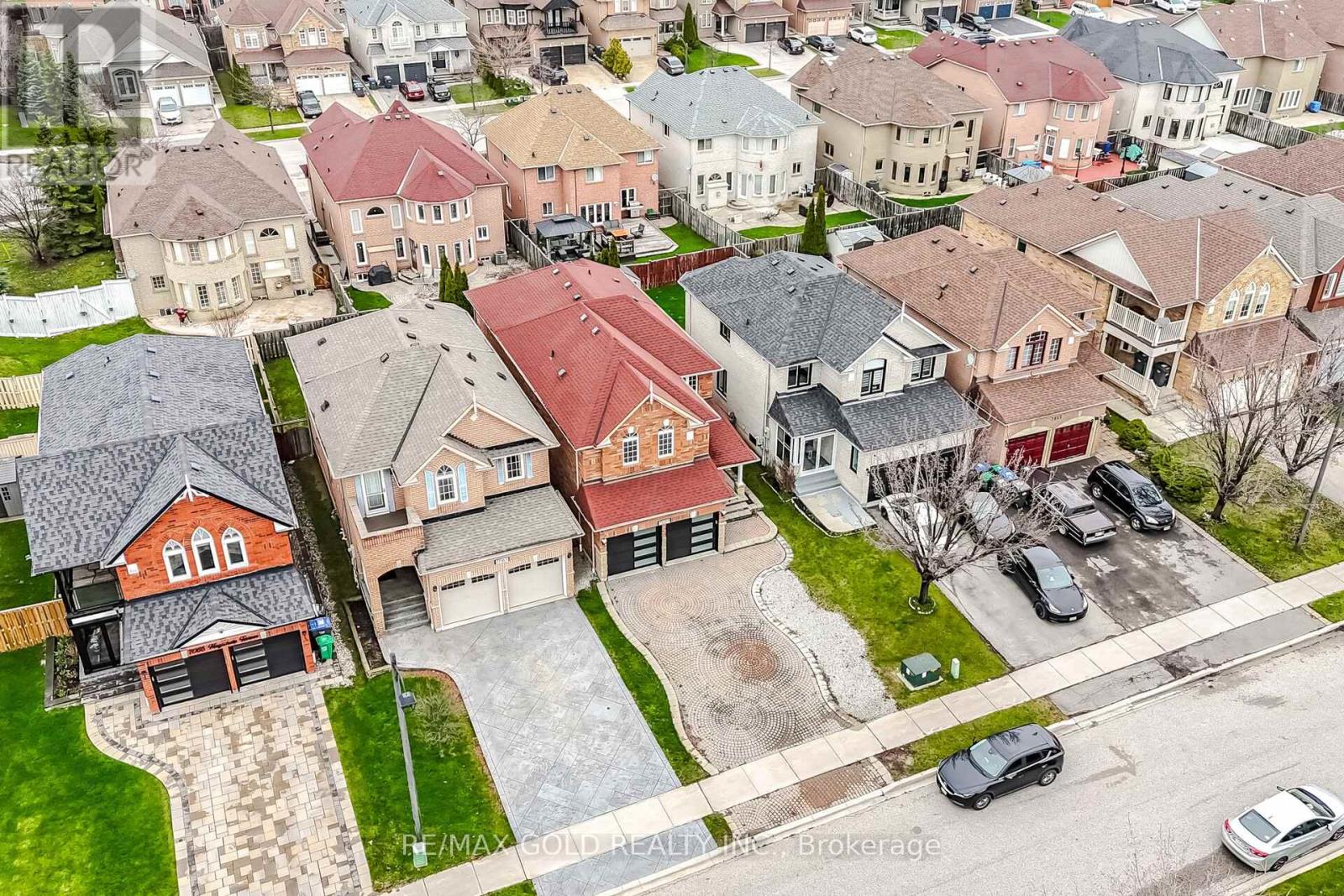 7059 Magistrate Terrace, Mississauga, Ontario  L5W 1E5 - Photo 4 - W13003768