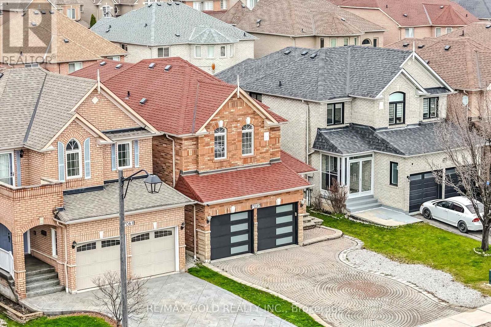 7059 Magistrate Terrace, Mississauga, Ontario  L5W 1E5 - Photo 5 - W13003768