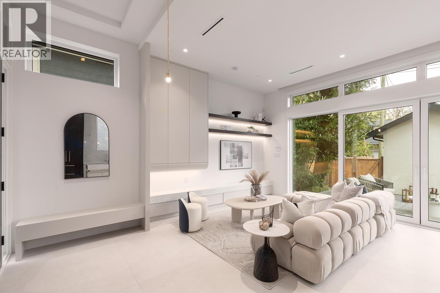 2 3617 W 12th Avenue, Vancouver, British Columbia  V6R 2N5 - Photo 3 - R3112598