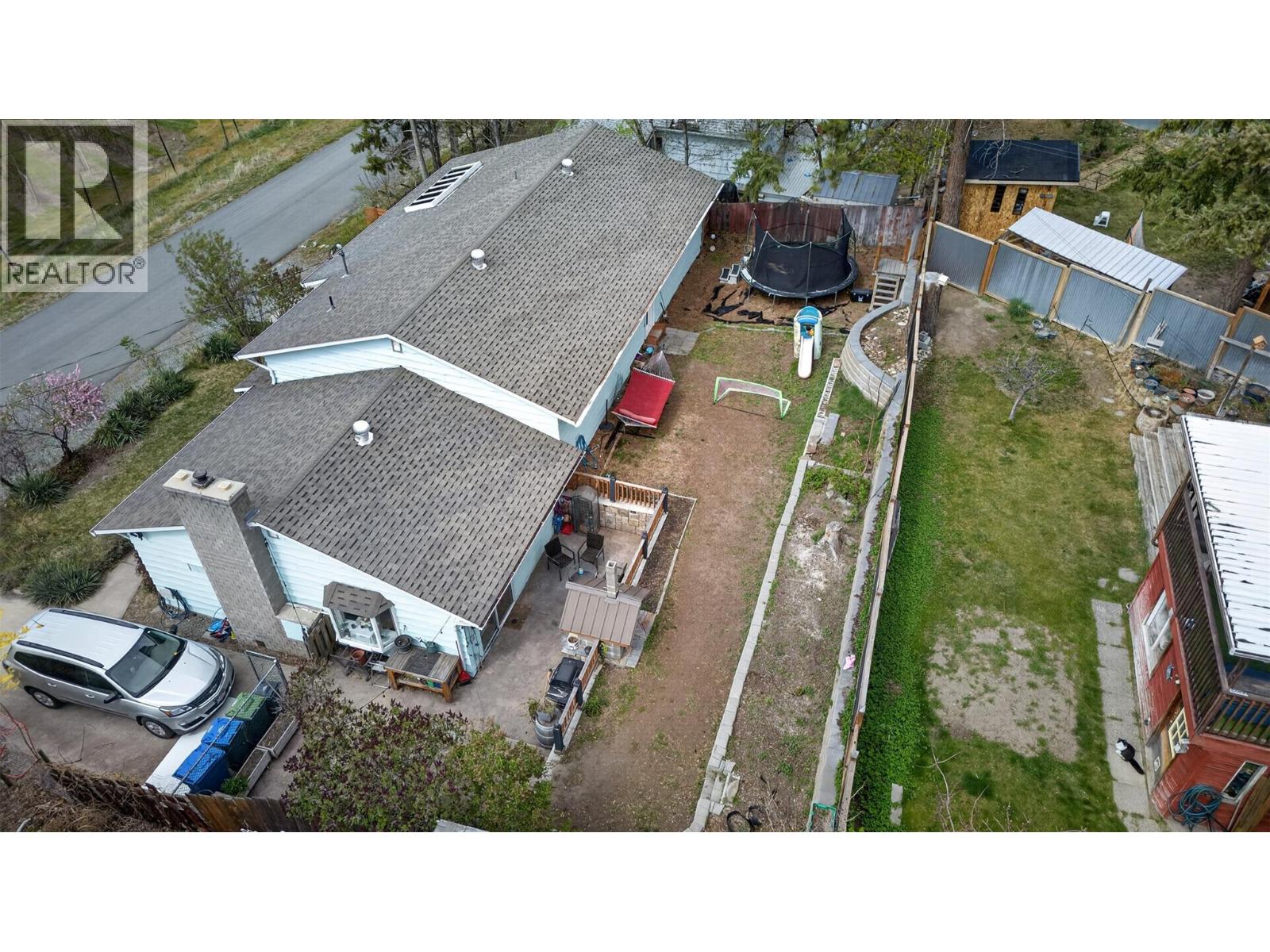 716 Mosley Place, Okanagan Falls, British Columbia  V0H 1R0 - Photo 3 - 10383483