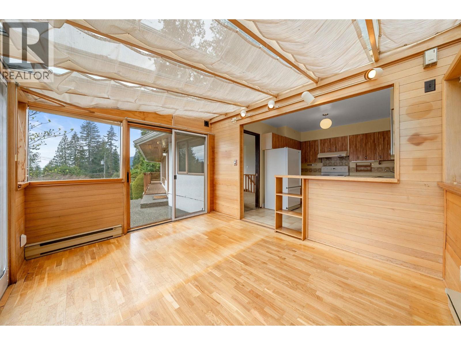 234 Rondoval Crescent, North Vancouver, British Columbia  V7N 2W7 - Photo 13 - R3112615