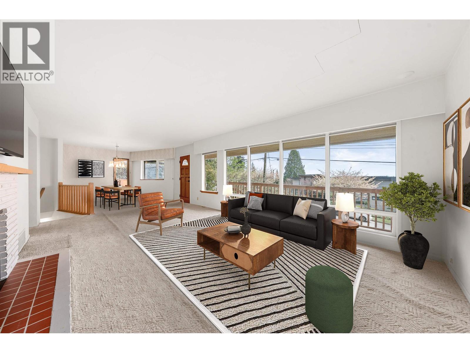 234 Rondoval Crescent, North Vancouver, British Columbia  V7N 2W7 - Photo 3 - R3112615