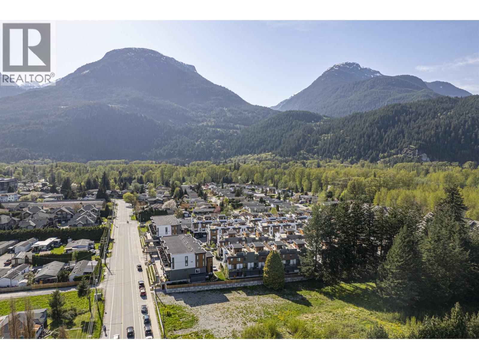 105 39767 Government Road, Squamish, British Columbia  V8B 0G3 - Photo 3 - C8077963