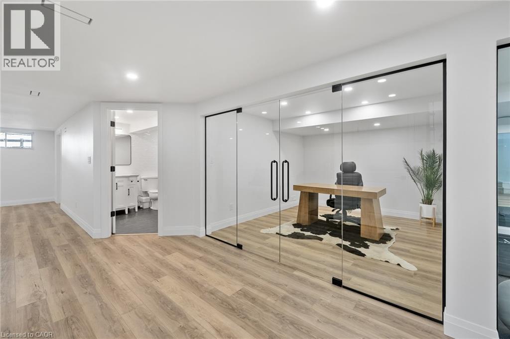 1067 Jerseyville Road W, Ancaster, Ontario  L0R 1R0 - Photo 38 - 40821411