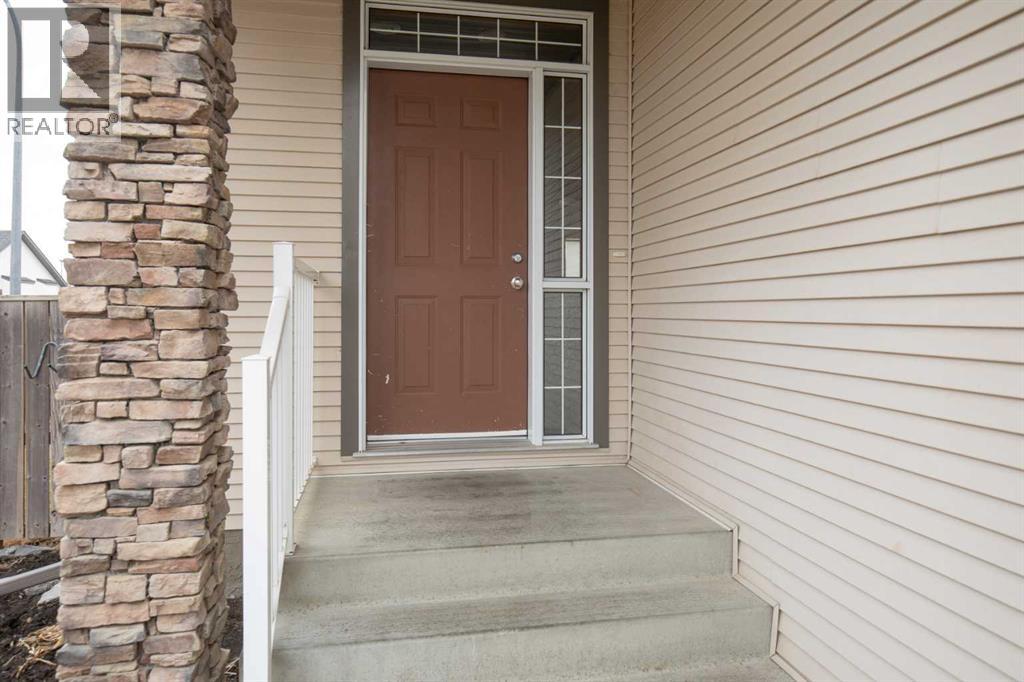 1 Ivey Close, Red Deer, Alberta  T4R 3N2 - Photo 3 - A2301634