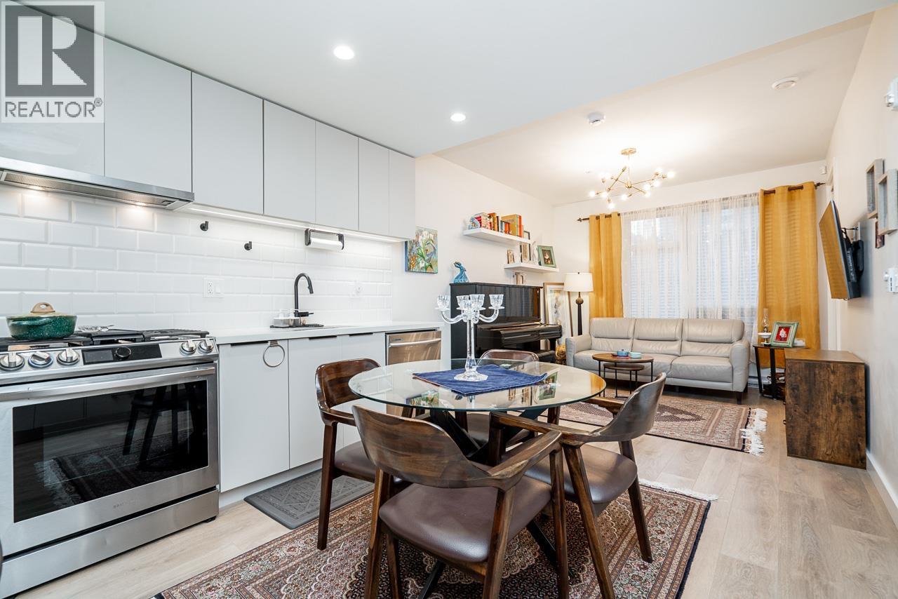 112 3038 ST. GEORGE STREET, Port Moody, British Columbia