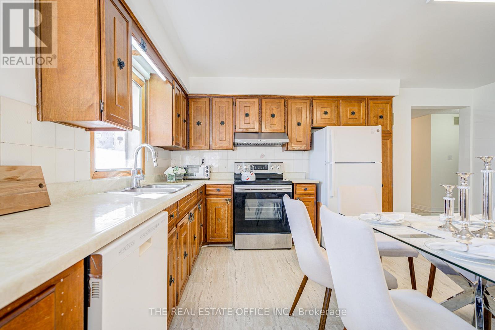 128 Fairglen Avenue, Toronto, Ontario  M1W 1A7 - Photo 11 - E13009994