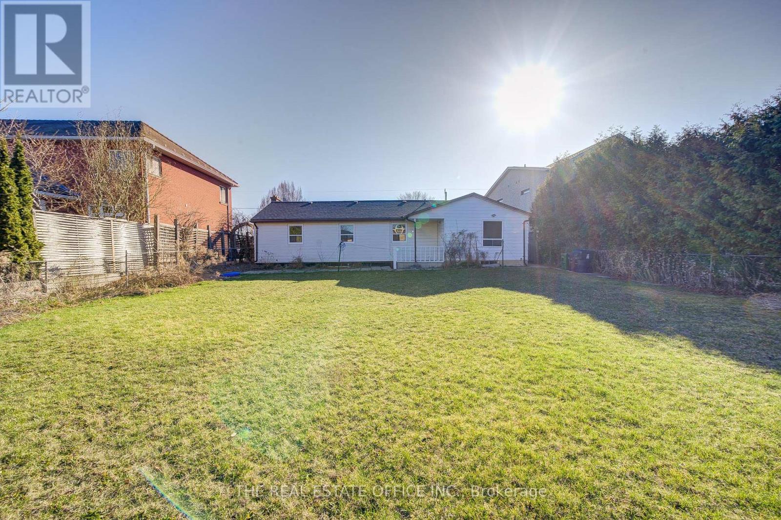 128 Fairglen Avenue, Toronto, Ontario  M1W 1A7 - Photo 46 - E13009994