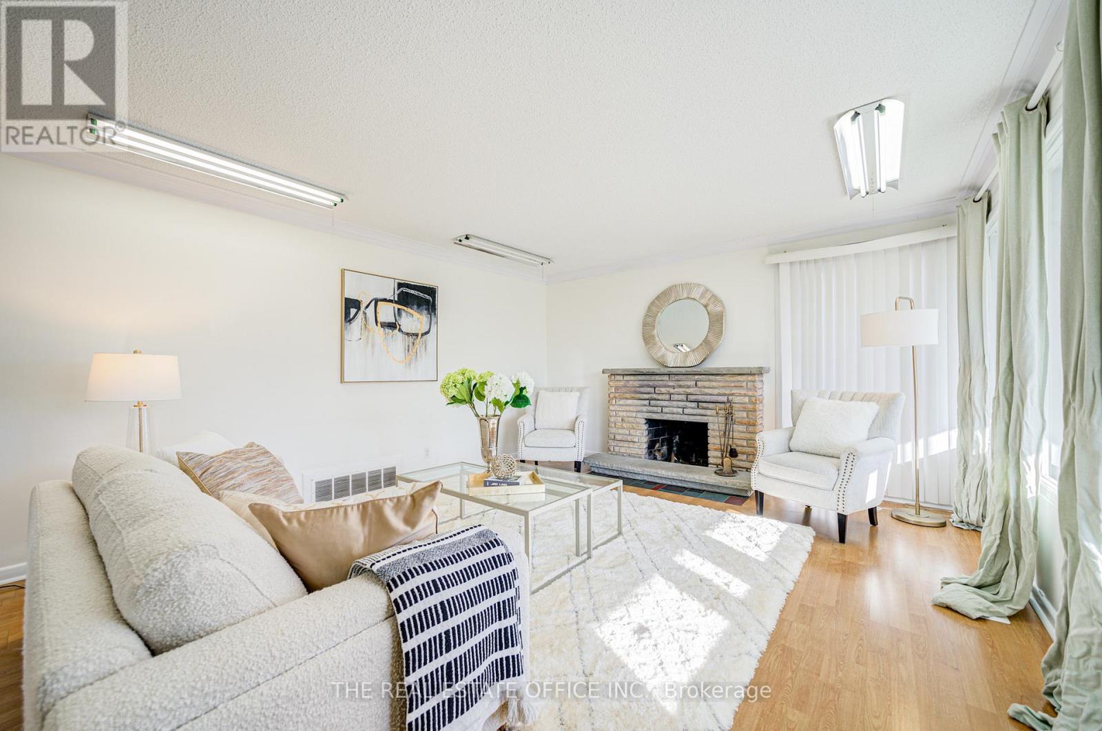 128 Fairglen Avenue, Toronto, Ontario  M1W 1A7 - Photo 5 - E13009994