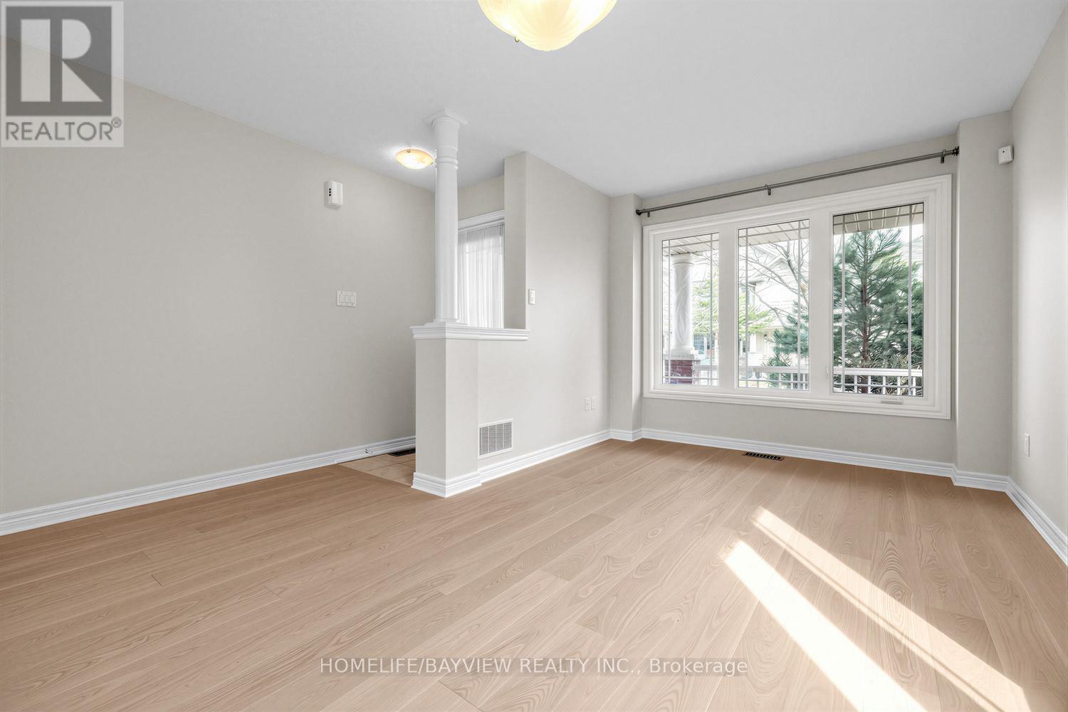 12 Winisk Street, Richmond Hill, Ontario  L4E 0M6 - Photo 7 - N12919136