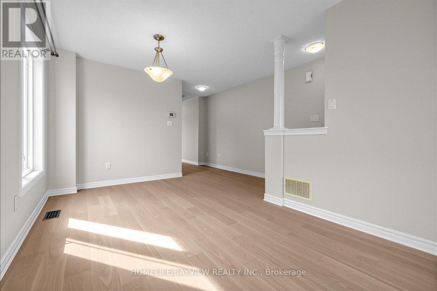 12 Winisk Street, Richmond Hill, Ontario  L4E 0M6 - Photo 8 - N12919136