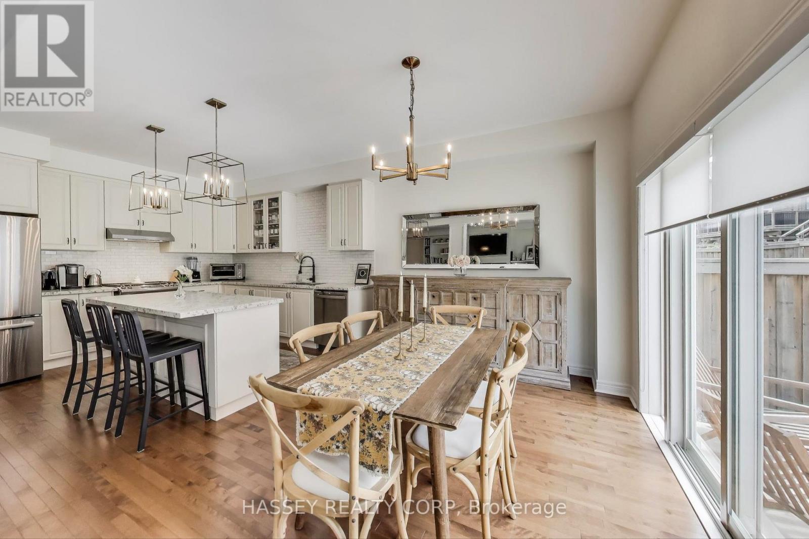 852 Elvidge Trail, Newmarket (Woodland Hill), Ontario  L3X 0J7 - Photo 10 - N13010026