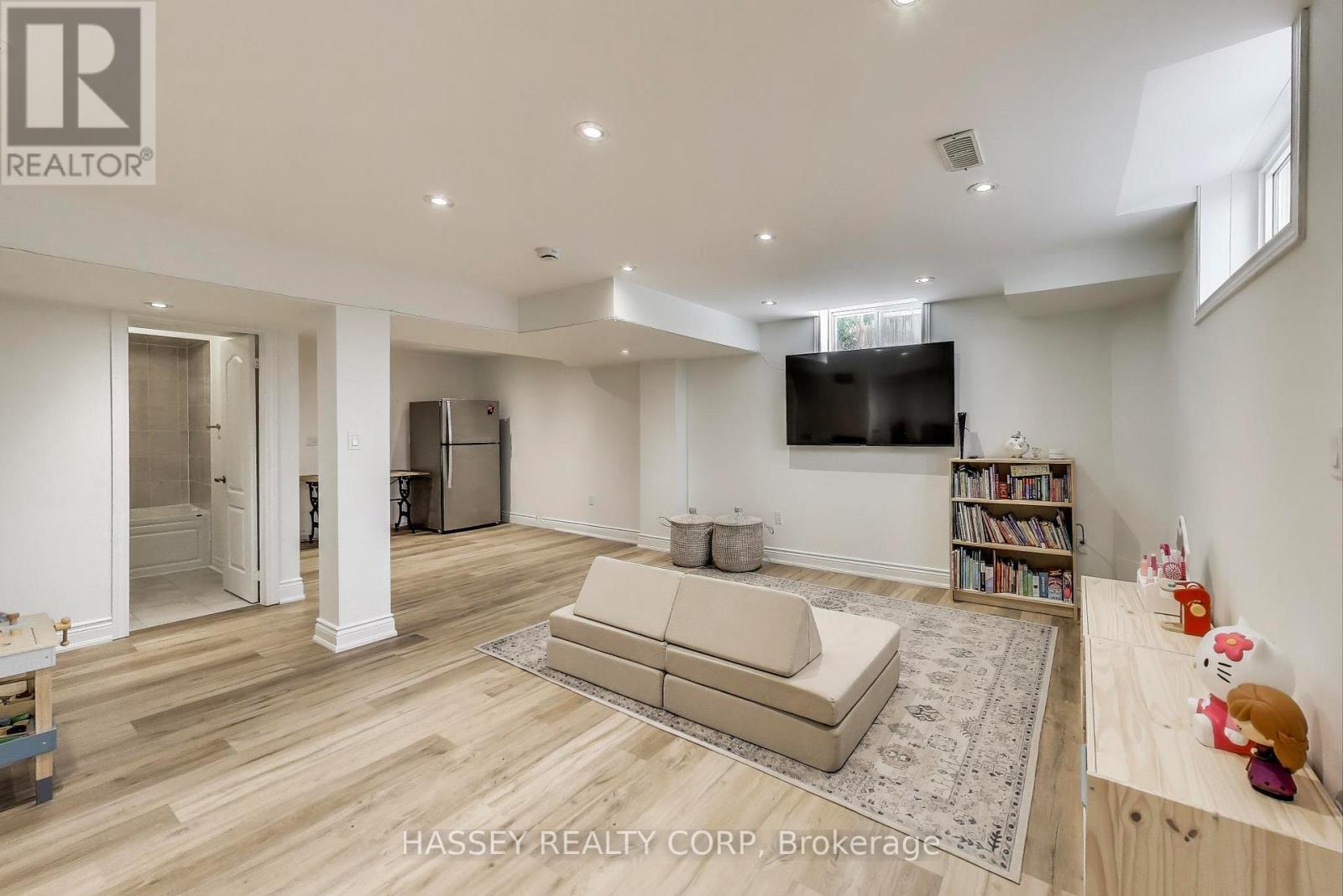 852 Elvidge Trail, Newmarket (Woodland Hill), Ontario  L3X 0J7 - Photo 32 - N13010026