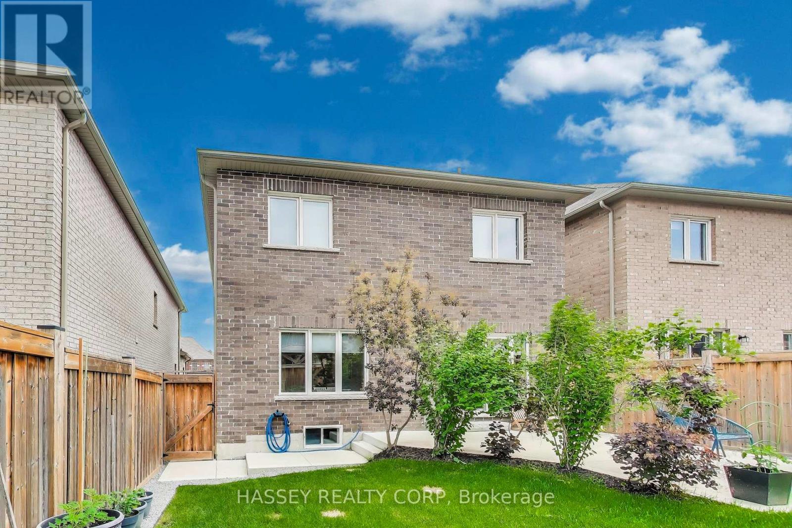 852 Elvidge Trail, Newmarket (Woodland Hill), Ontario  L3X 0J7 - Photo 37 - N13010026