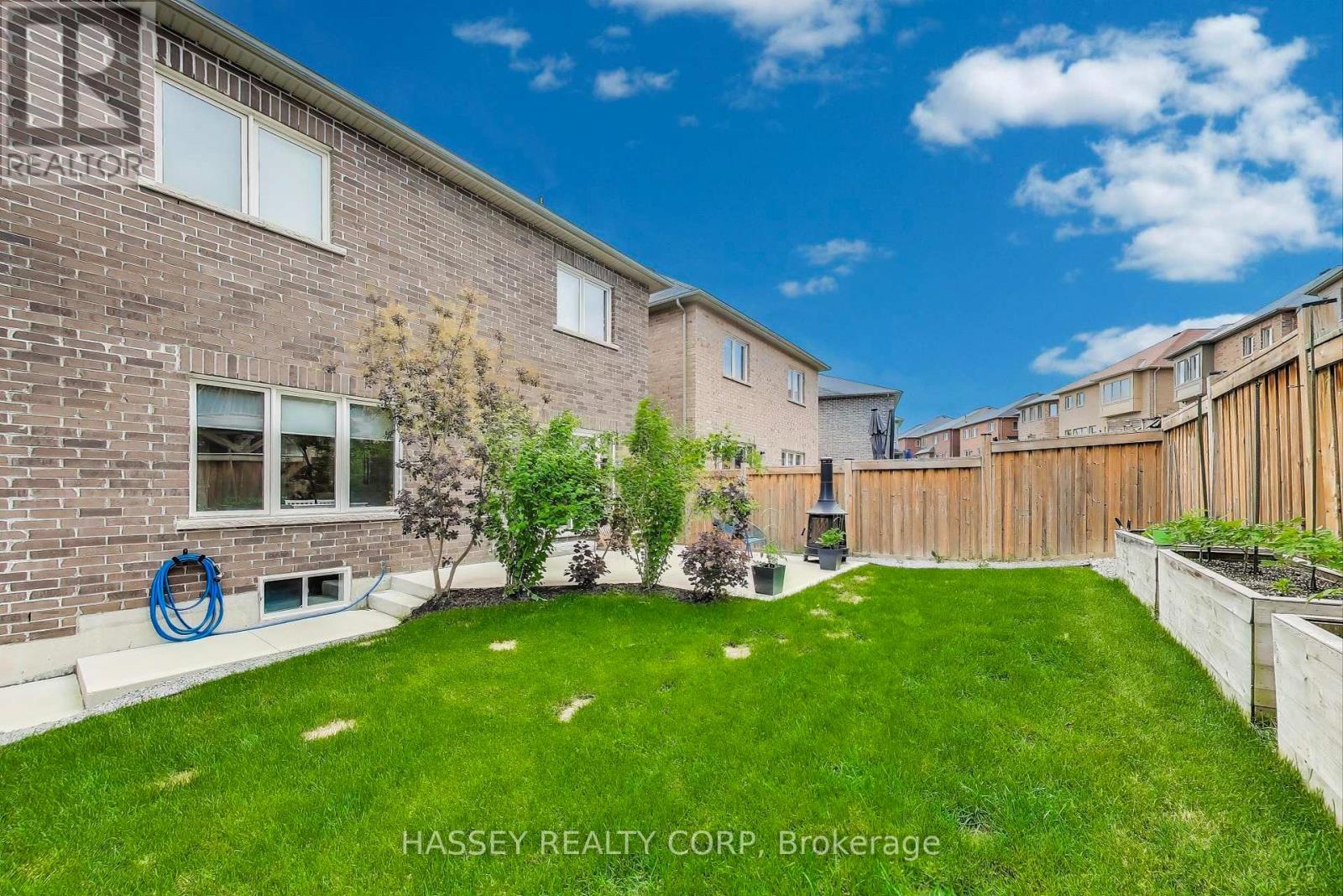 852 Elvidge Trail, Newmarket (Woodland Hill), Ontario  L3X 0J7 - Photo 39 - N13010026