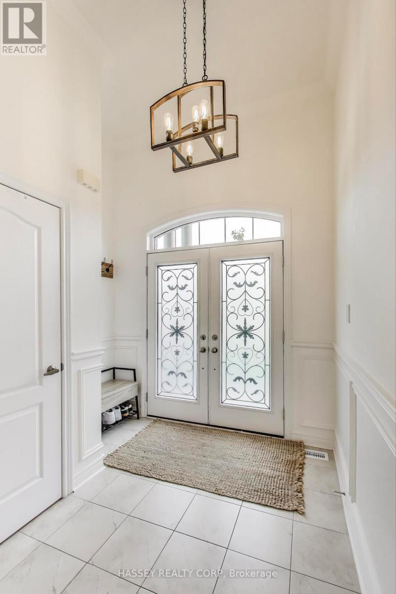 852 Elvidge Trail, Newmarket (Woodland Hill), Ontario  L3X 0J7 - Photo 5 - N13010026