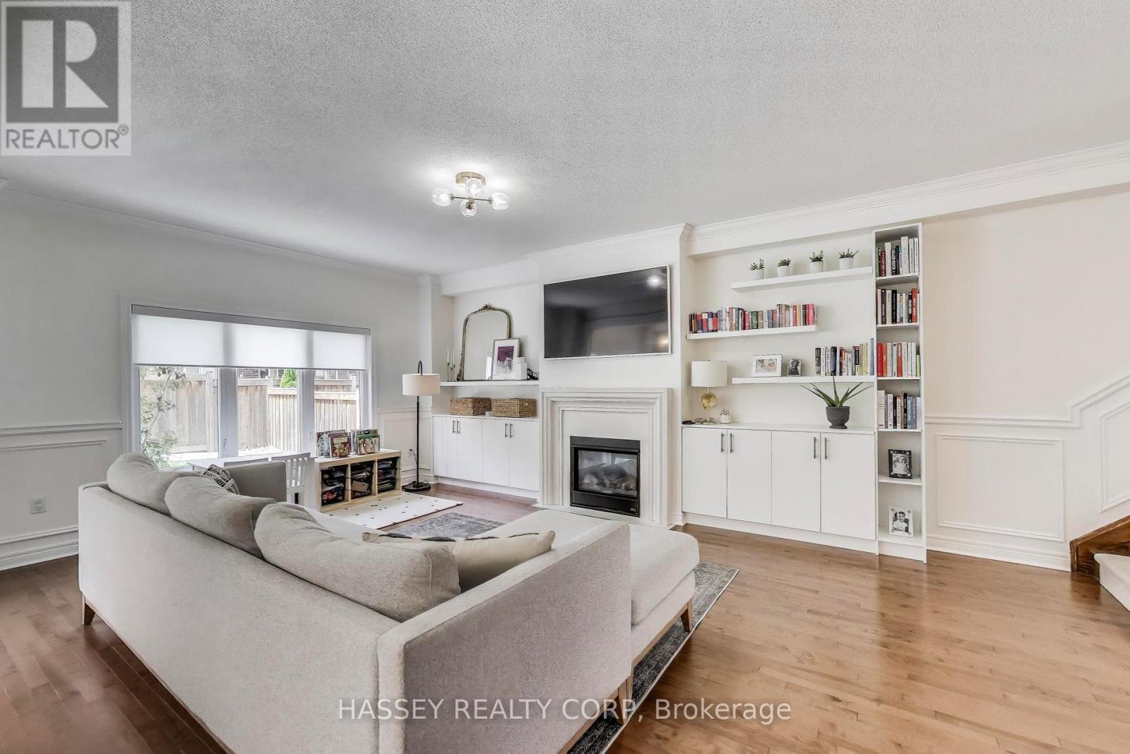 852 Elvidge Trail, Newmarket (Woodland Hill), Ontario  L3X 0J7 - Photo 7 - N13010026