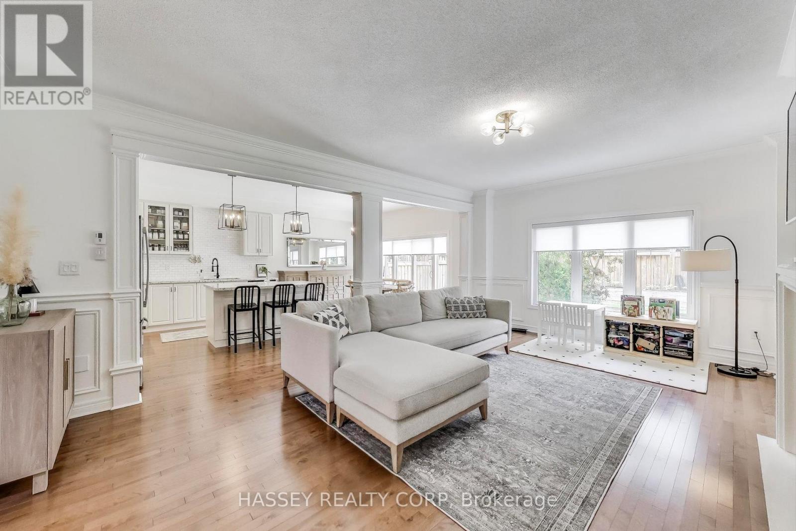 852 Elvidge Trail, Newmarket (Woodland Hill), Ontario  L3X 0J7 - Photo 8 - N13010026