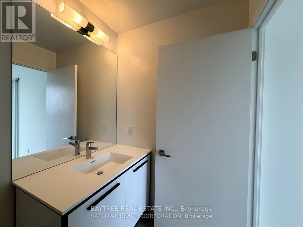 1412 - 185 Deerfield Road, Newmarket, Ontario  L3Y 0G7 - Photo 10 - N13010028