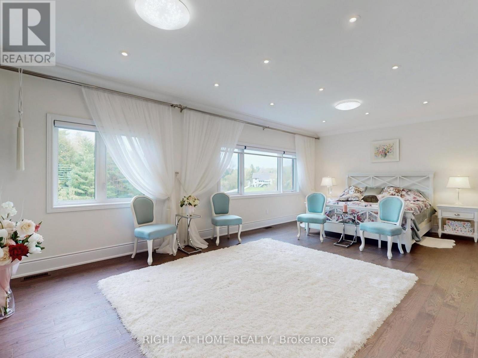 216 Sunset Vista Court E, Aurora, Ontario  L4G 3Y1 - Photo 13 - N13010034