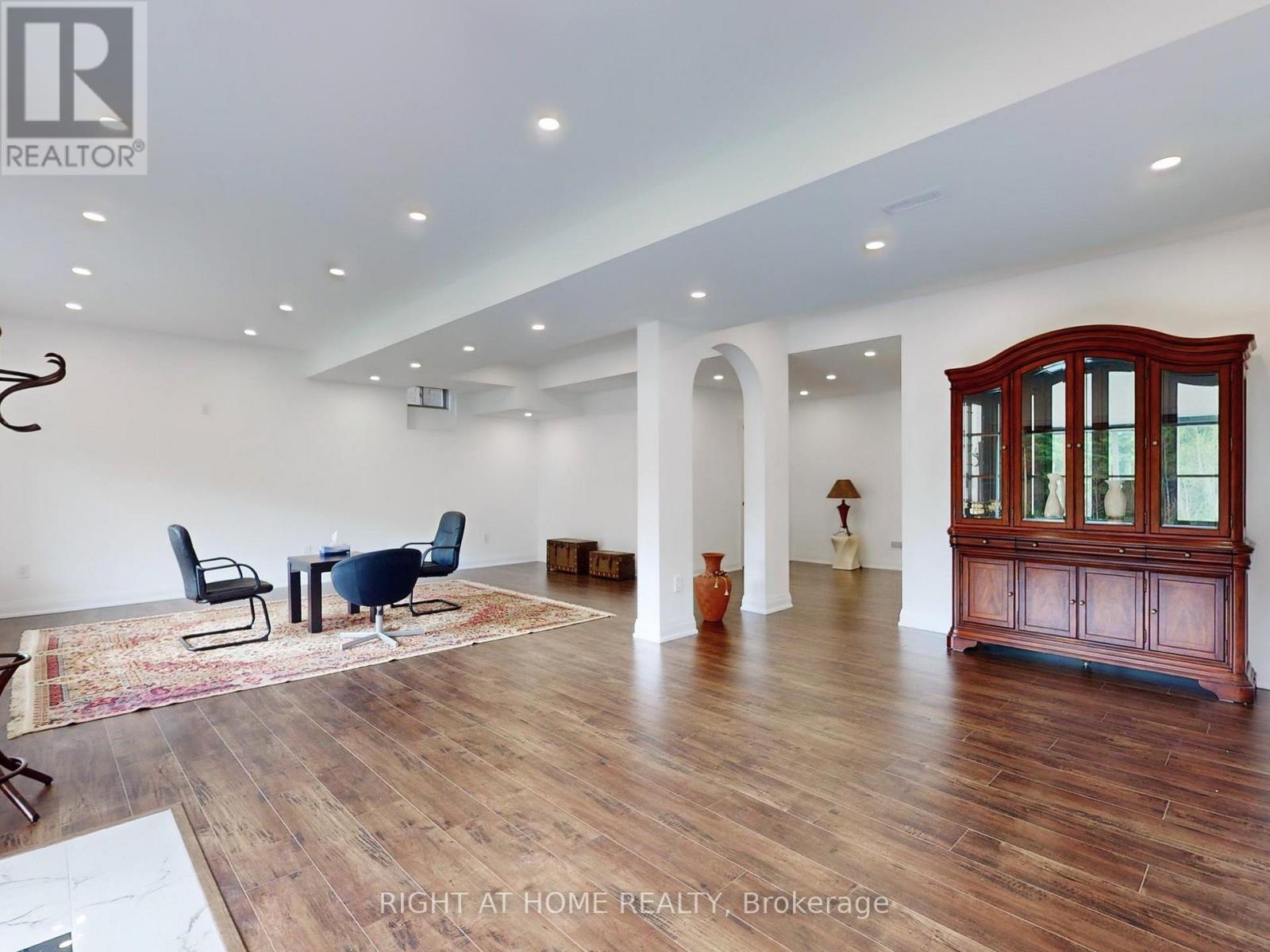 216 Sunset Vista Court E, Aurora, Ontario  L4G 3Y1 - Photo 23 - N13010034