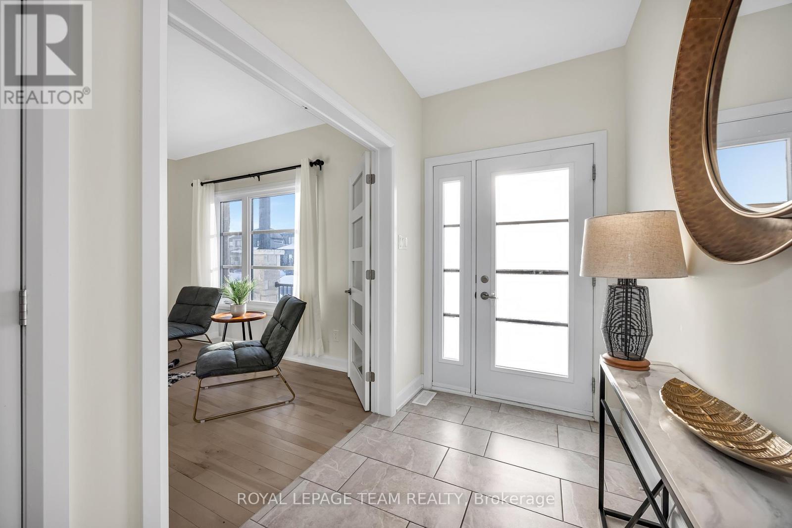 340 Moonlight Drive, Russell, Ontario  K4R 0L1 - Photo 3 - X12822542