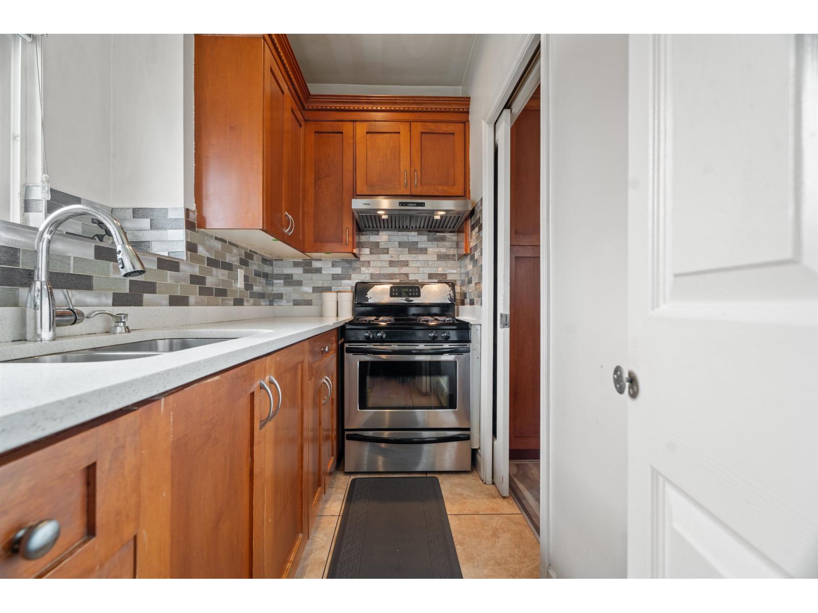 6312 166a Street, Surrey, British Columbia  V3S 0W1 - Photo 8 - R3112151