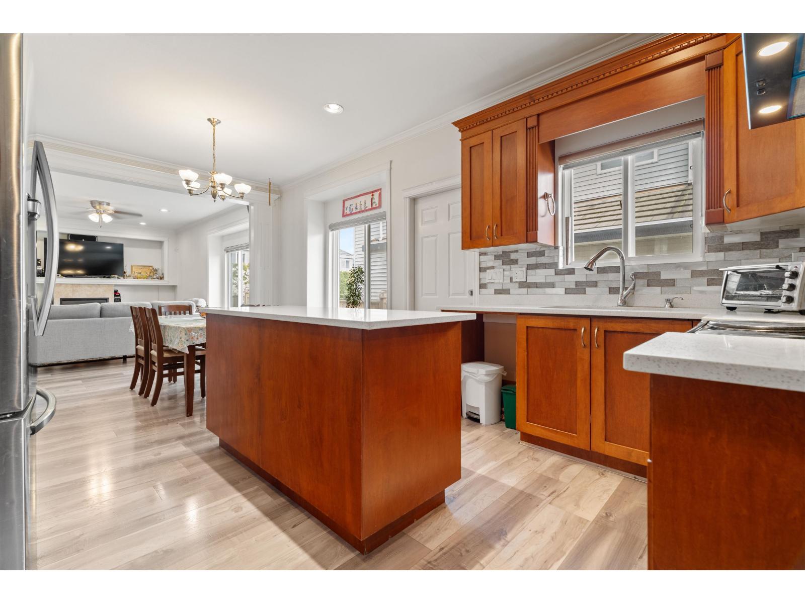 6312 166a Street, Surrey, British Columbia  V3S 0W1 - Photo 6 - R3112151