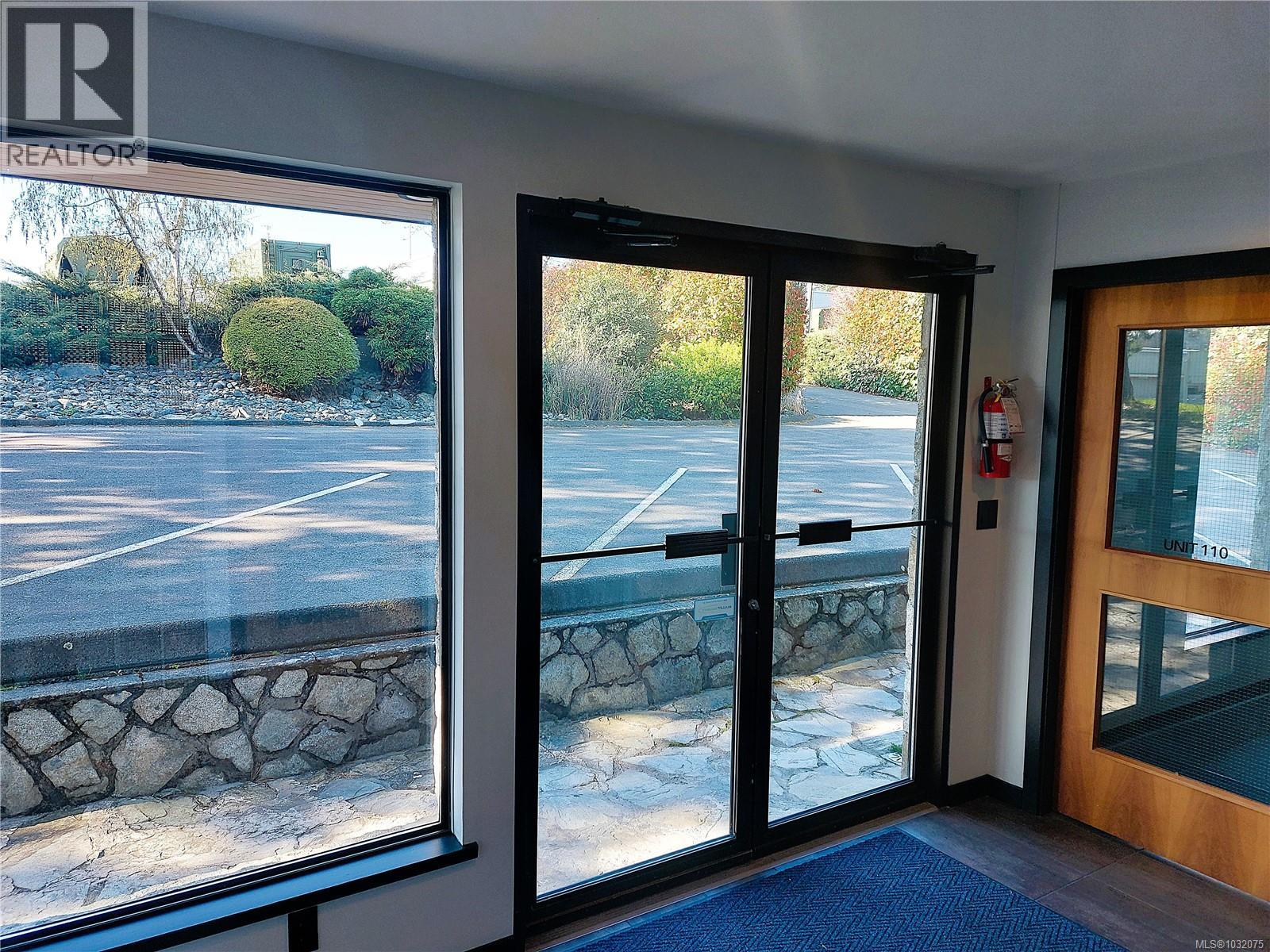 110 4252 Commerce Cir, Saanich, British Columbia  V8Z 4M2 - Photo 9 - 1032075