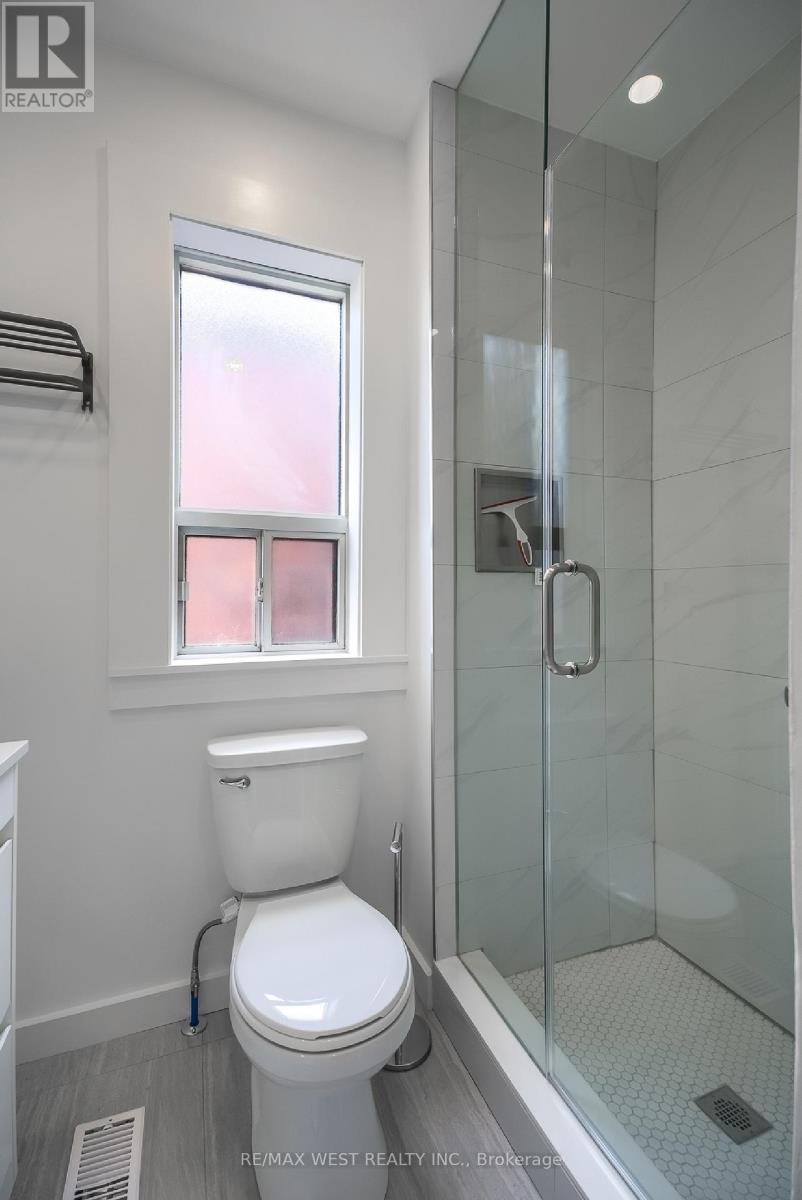 Second - 108 Armstrong Avenue, Toronto, Ontario  M6H 1V8 - Photo 12 - W13009982