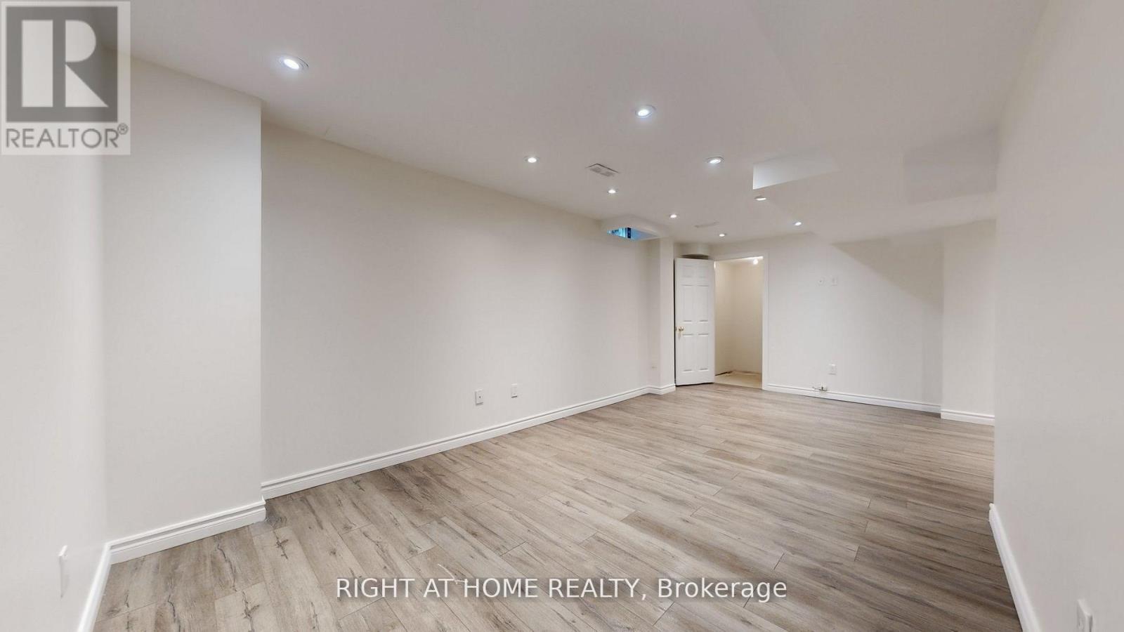 5160 Ravine Crescent, Burlington, Ontario  L7L 6N3 - Photo 13 - W13010012