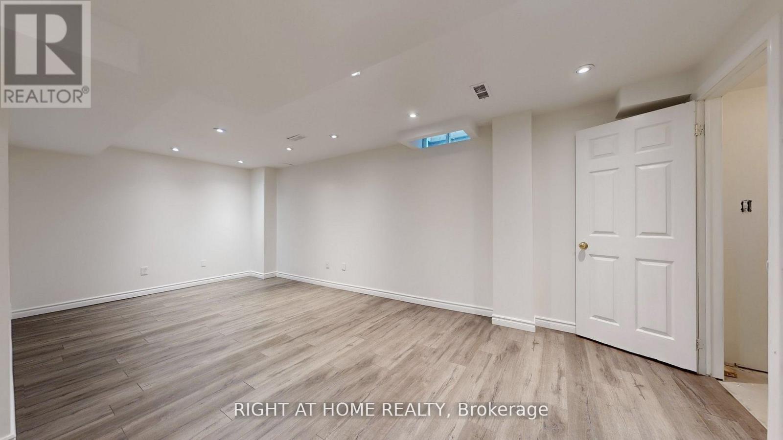 5160 Ravine Crescent, Burlington, Ontario  L7L 6N3 - Photo 16 - W13010012