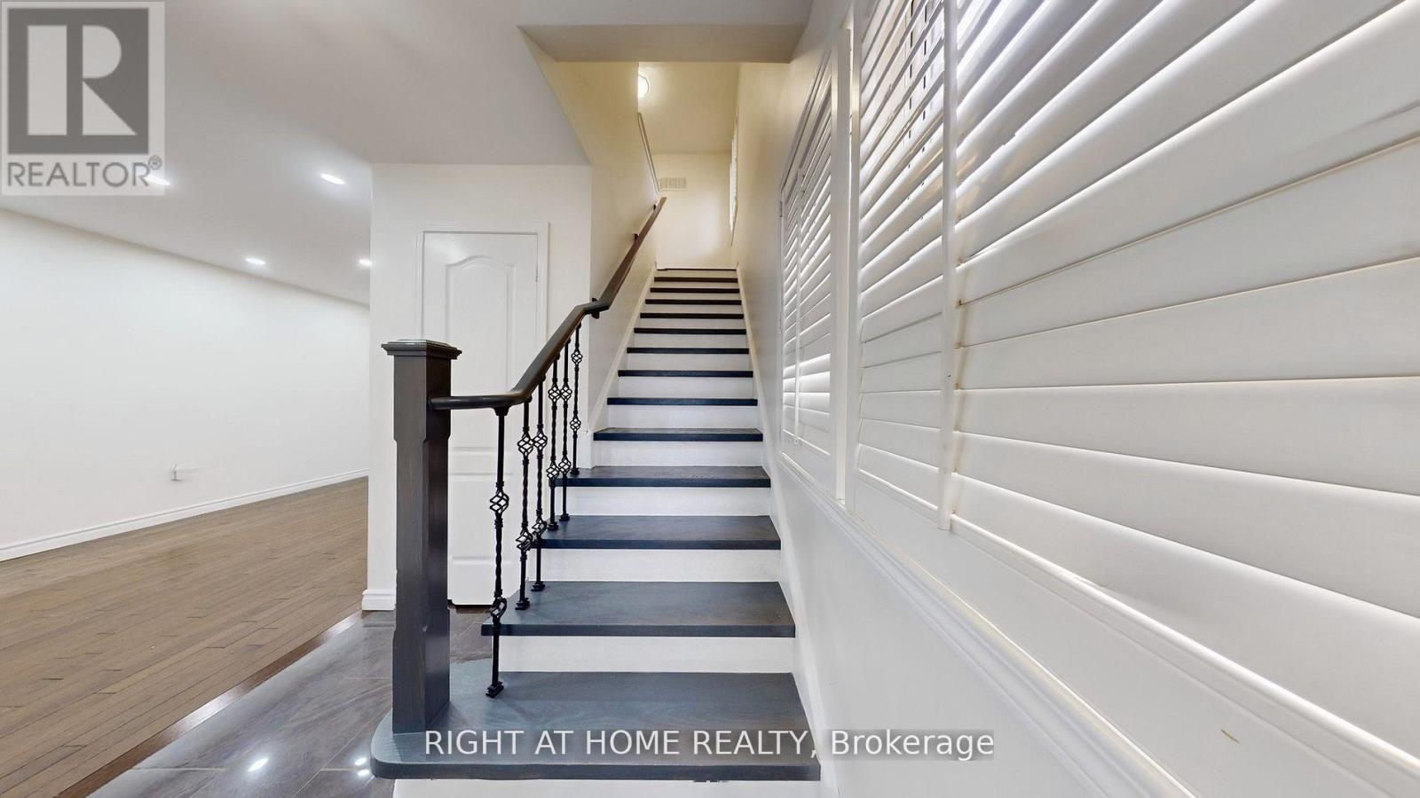 5160 Ravine Crescent, Burlington, Ontario  L7L 6N3 - Photo 24 - W13010012