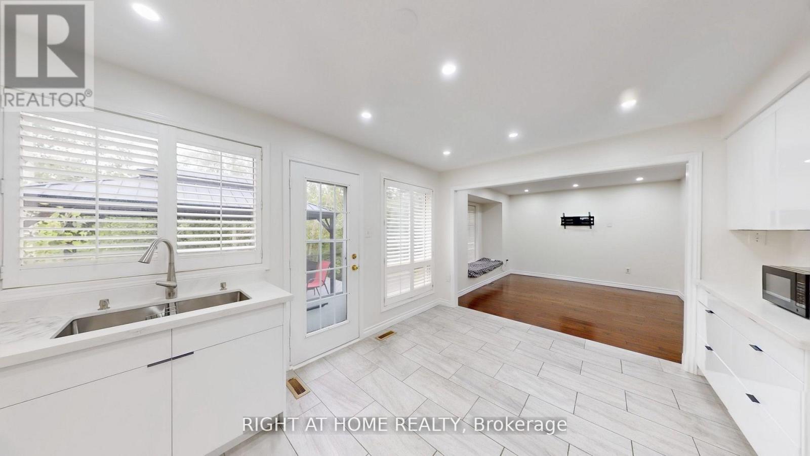 5160 Ravine Crescent, Burlington, Ontario  L7L 6N3 - Photo 26 - W13010012