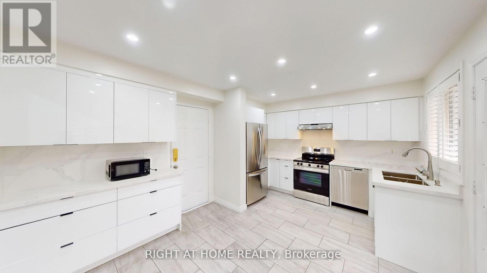 5160 Ravine Crescent, Burlington, Ontario  L7L 6N3 - Photo 29 - W13010012