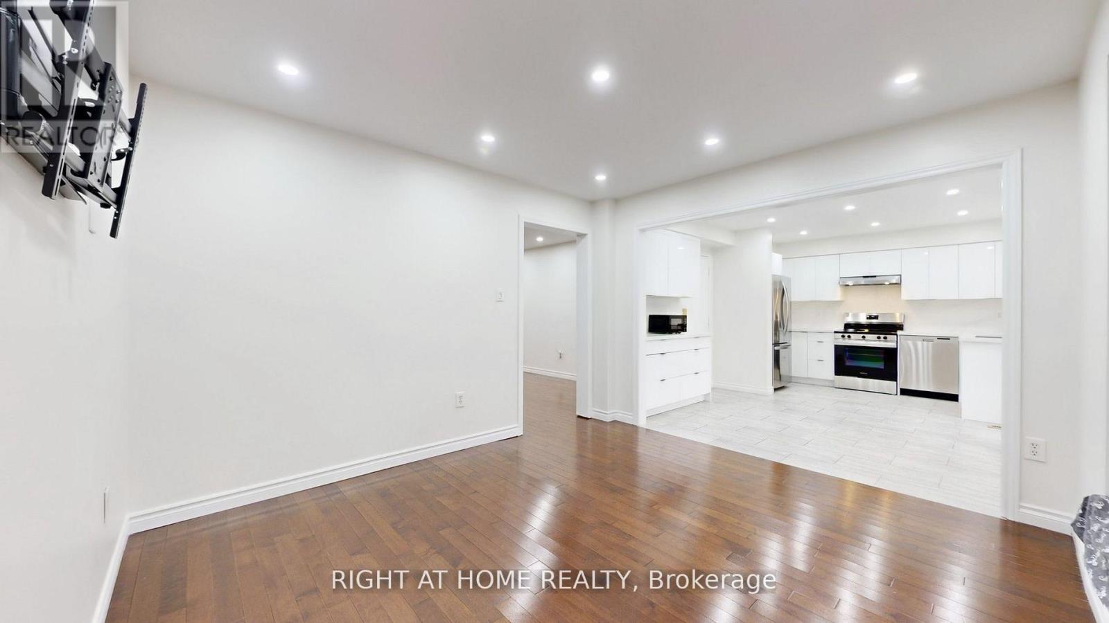 5160 Ravine Crescent, Burlington, Ontario  L7L 6N3 - Photo 33 - W13010012