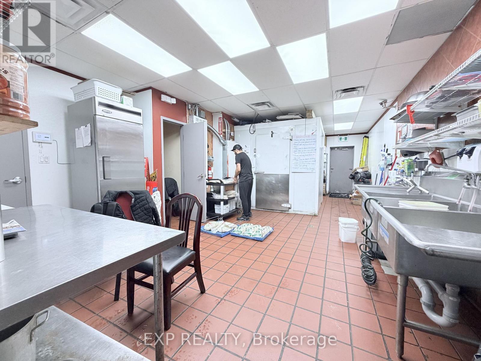 285 Rexdale Boulevard, Toronto, Ontario  M9W 1P7 - Photo 11 - W13010014