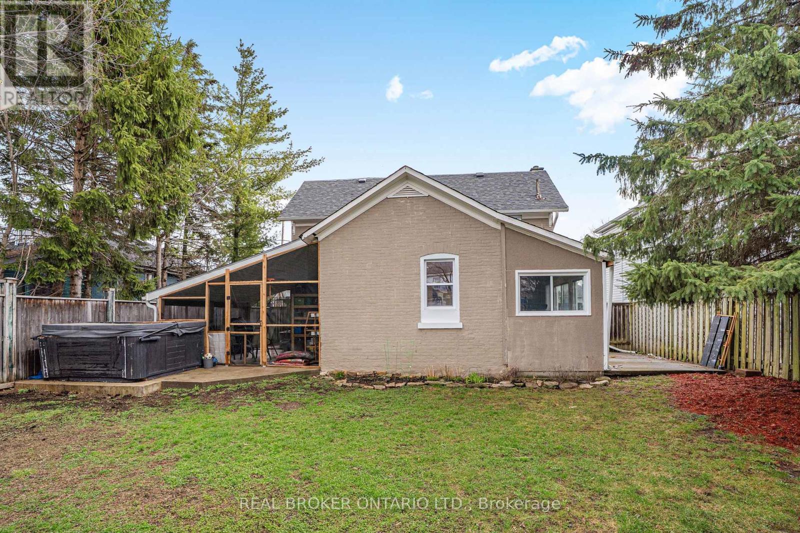 82 Bond Street, Cambridge, Ontario  N1R 4B6 - Photo 15 - X13009986