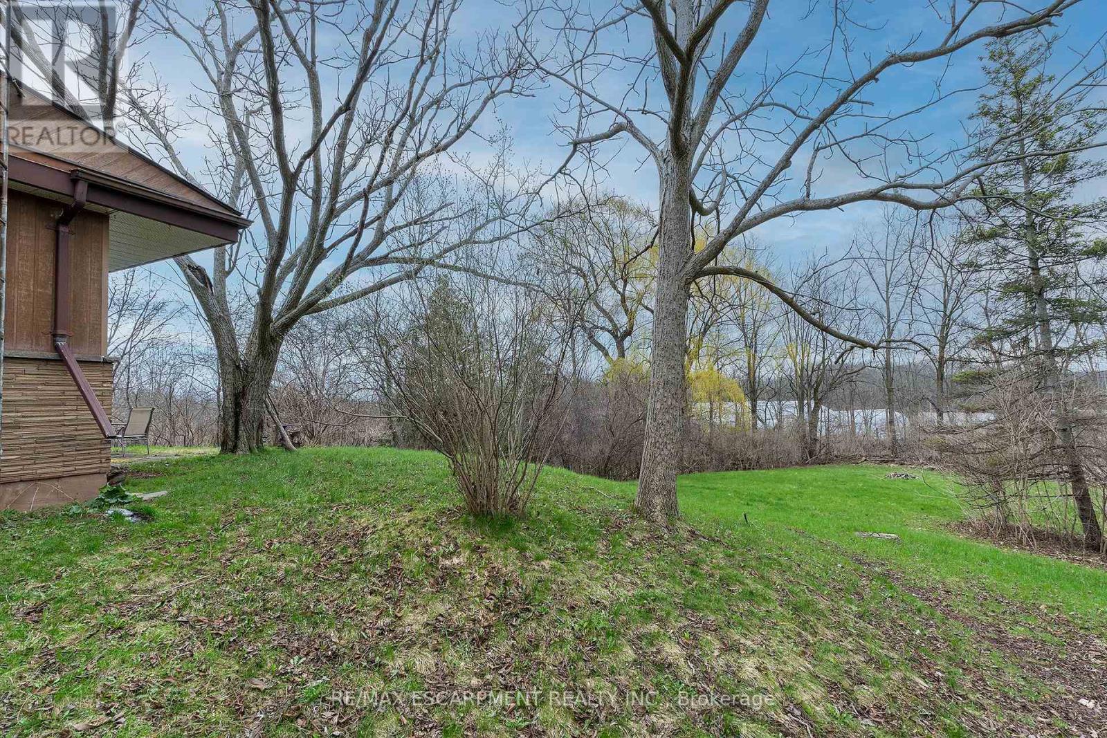 5 Homestead Avenue, Hamilton, Ontario  L9H 5Y6 - Photo 7 - X13010016