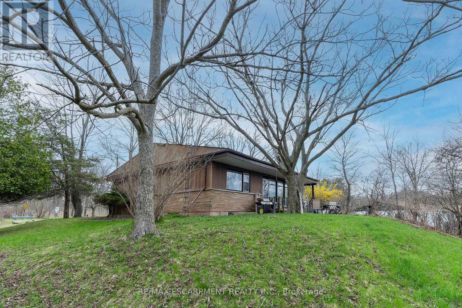 5 Homestead Avenue, Hamilton, Ontario  L9H 5Y6 - Photo 8 - X13010016