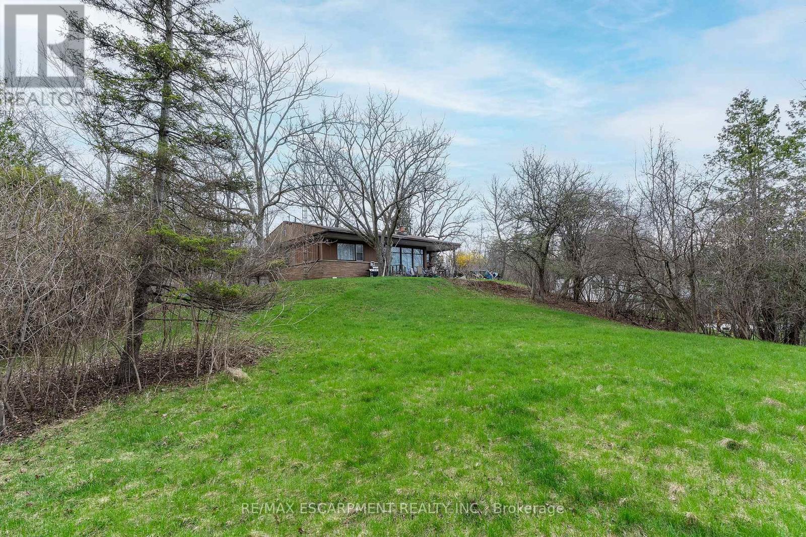 5 Homestead Avenue, Hamilton, Ontario  L9H 5Y6 - Photo 9 - X13010016