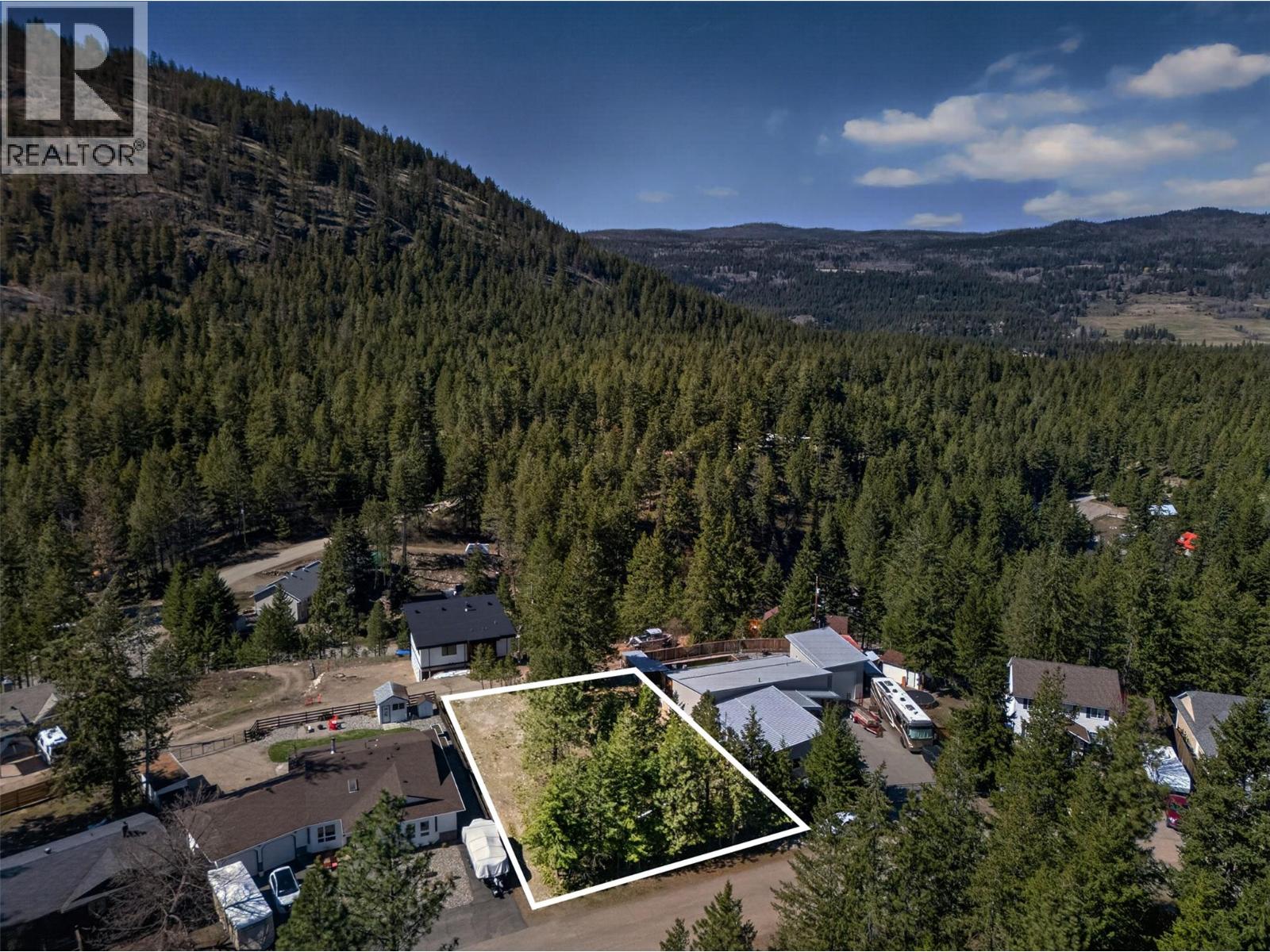 277 Crown Crescent, Vernon, British Columbia  V1H 2C3 - Photo 3 - 10382470