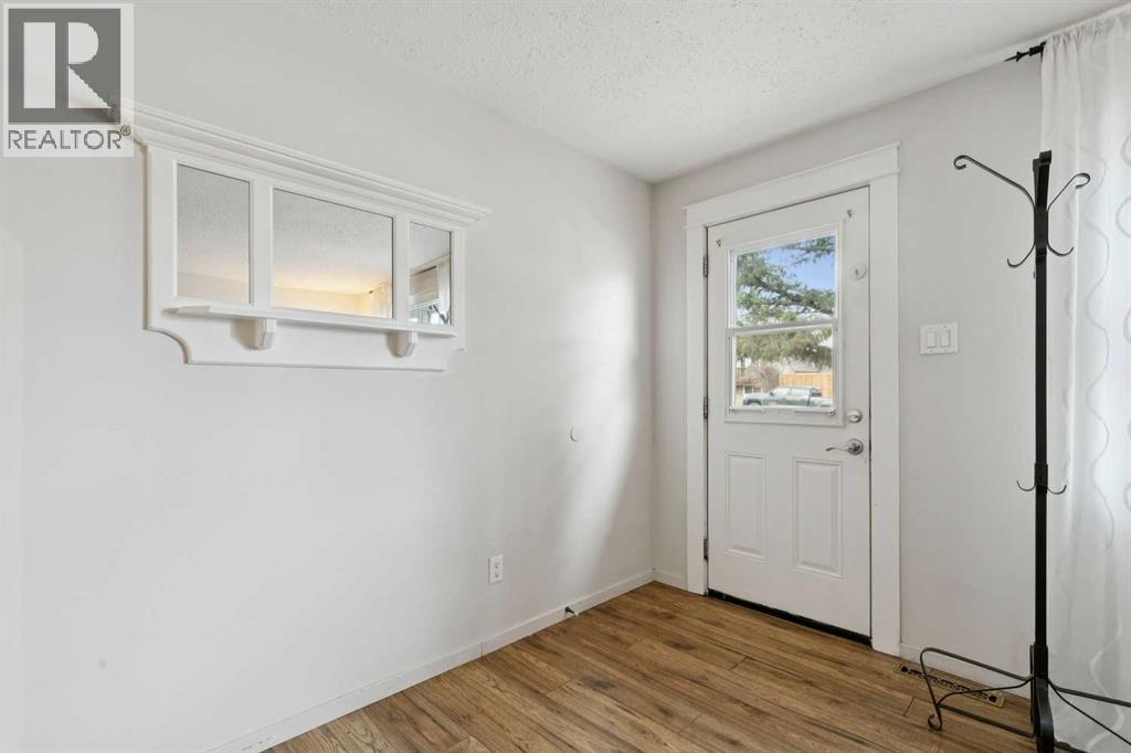 6507 34 Avenue NW, Calgary, Alberta  T3B 1M9 - Photo 4 - A2302371