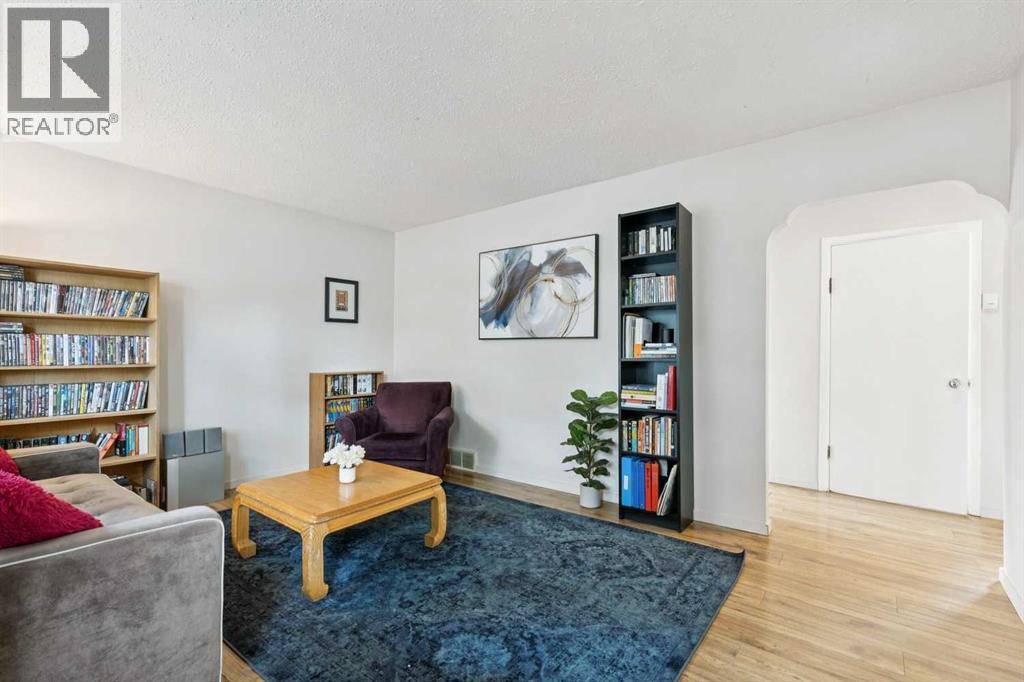 6507 34 Avenue NW, Calgary, Alberta  T3B 1M9 - Photo 5 - A2302371