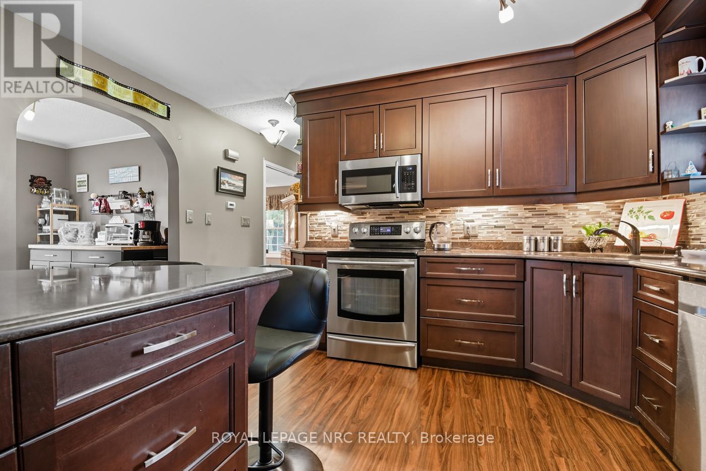 6164 Crimson Drive, Niagara Falls, Ontario  L2G 7S4 - Photo 12 - X13010098