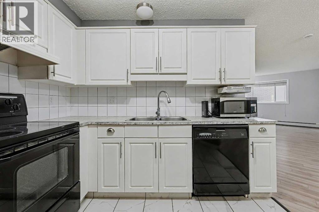 120, 10 Sierra Morena Mews Sw, Calgary, Alberta  T3H 3K5 - Photo 3 - A2290585