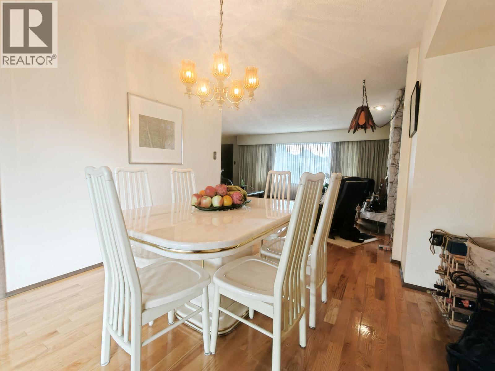 4829 Colbrook Court, Burnaby, British Columbia  V5G 3Y3 - Photo 6 - R3112535