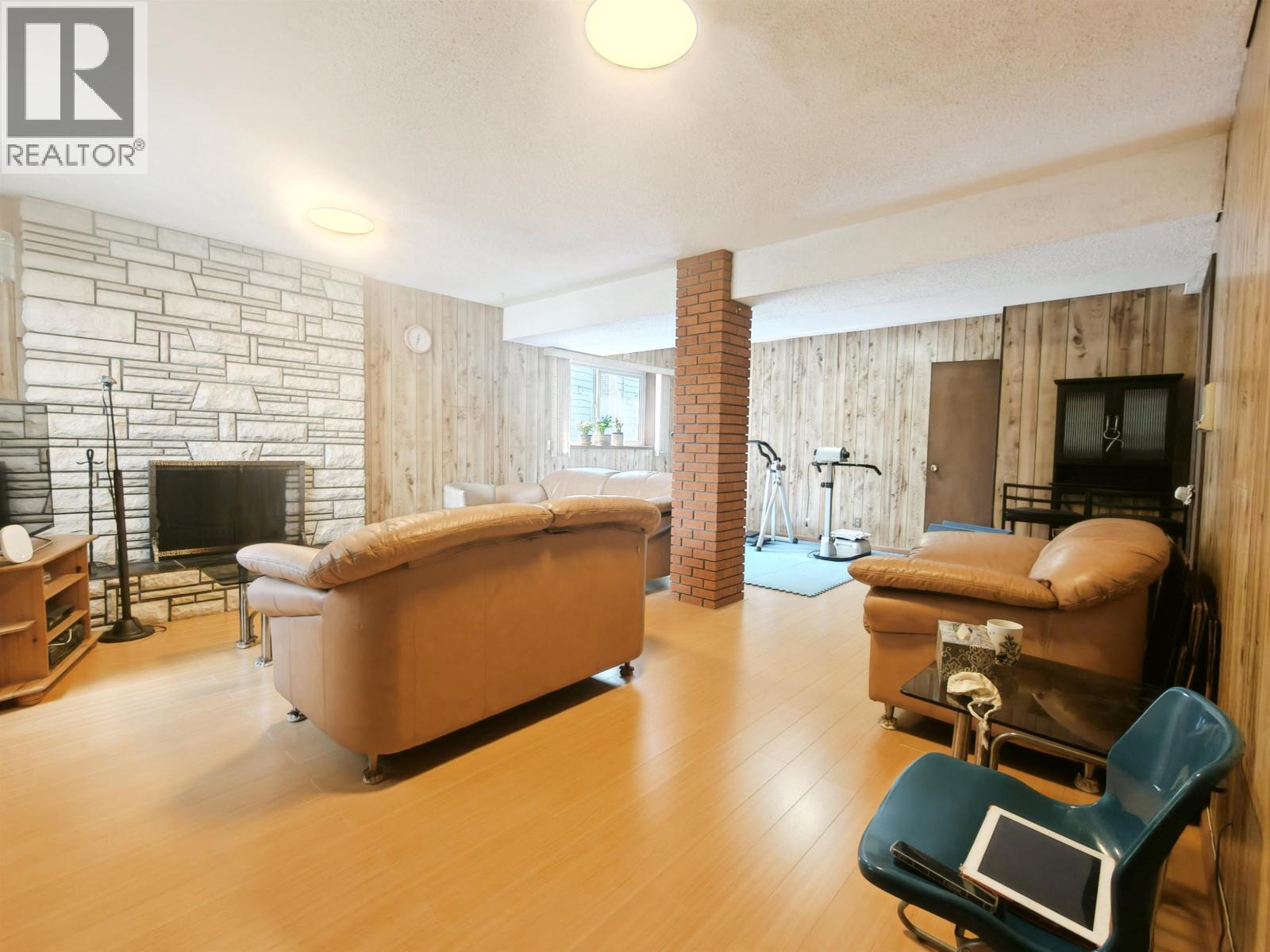 4829 Colbrook Court, Burnaby, British Columbia  V5G 3Y3 - Photo 16 - R3112535