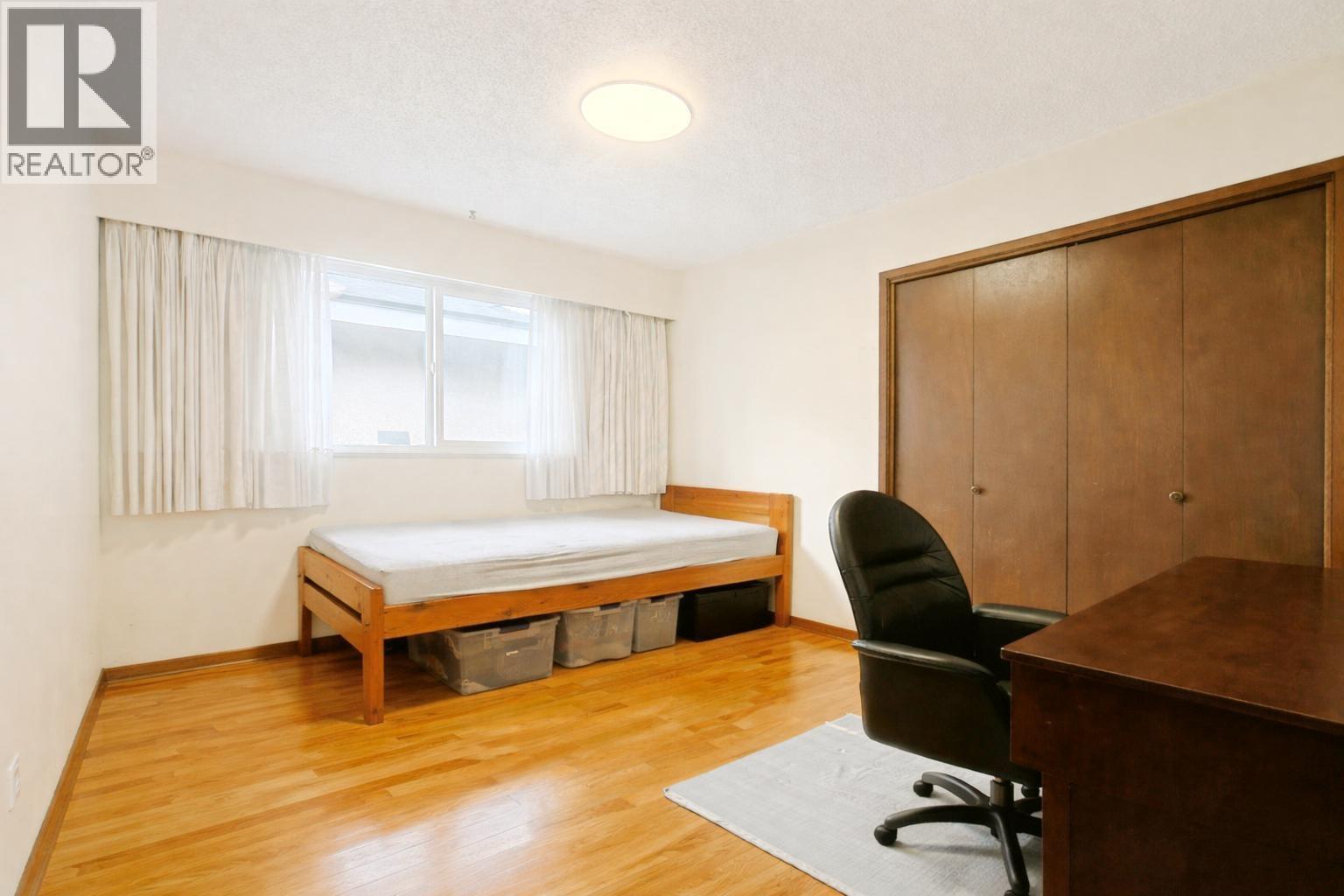 4829 Colbrook Court, Burnaby, British Columbia  V5G 3Y3 - Photo 13 - R3112535